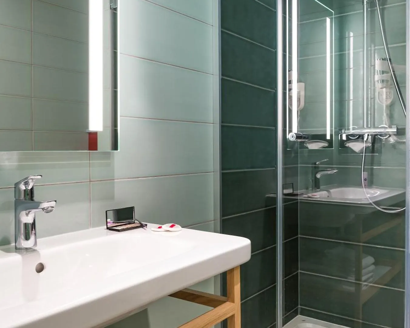 Ibis Styles Paris Gare Saint Lazare Hotel 3*,